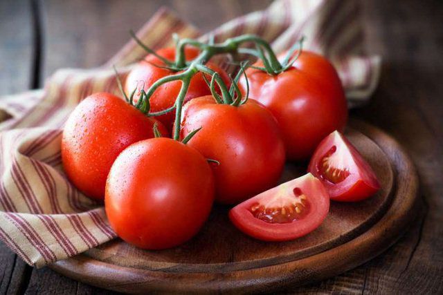 8 lý do chuyên gia sức khỏe khuyên chúng ta nên ăn cà chua mỗi ngày