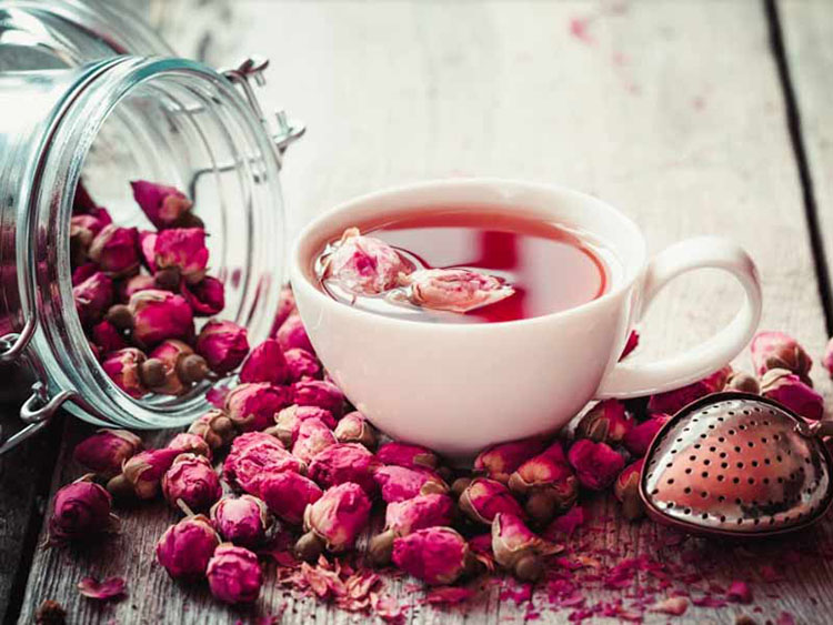 Một chén trà hoa hồng chứa rất nhiều công dụng