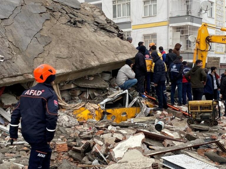 Động đất Thổ Nhĩ Kỳ-Syria: Số người chết vượt 34.000, báo động cướp bóc