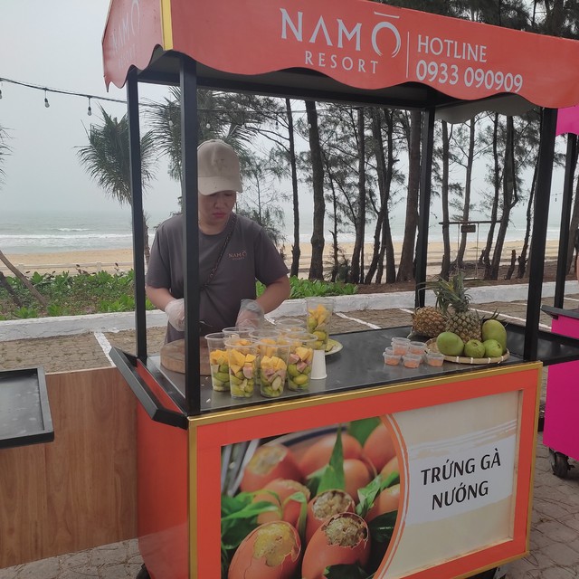 Người bán hàng tại tuyến phố ăn vặt Đà Nẵng đều được đào tạo về vệ sinh an toàn thực phẩm